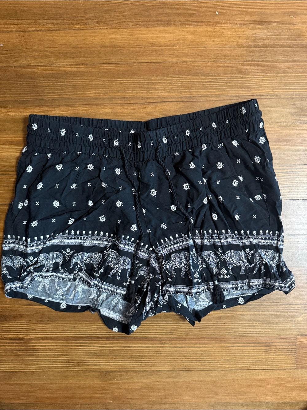 Old Navy Black Elephant Border Print Athletic Shorts